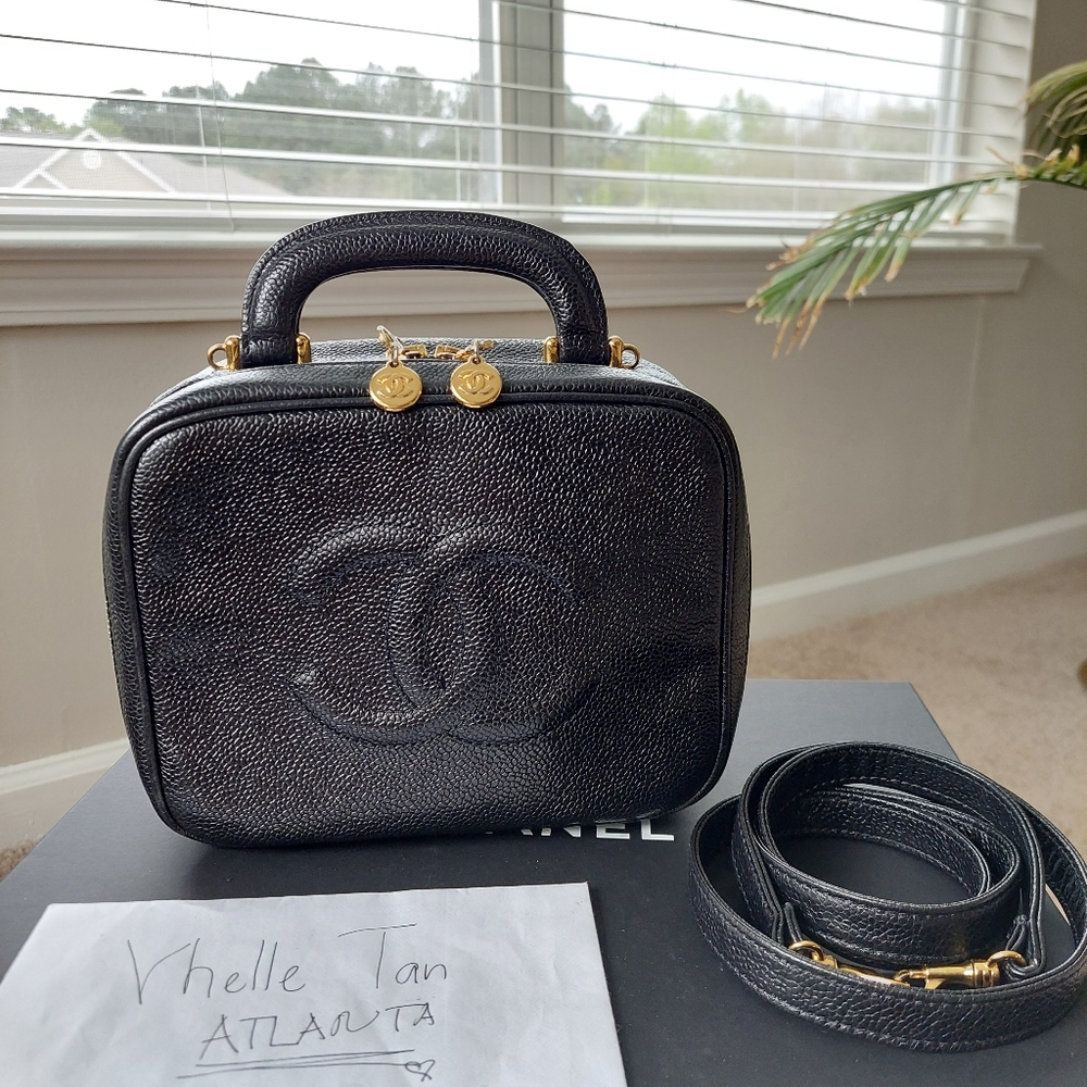 Chanel Vintage Vanity Zip Around Caviar